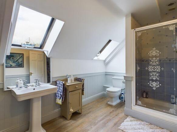 Bath/Shower Room