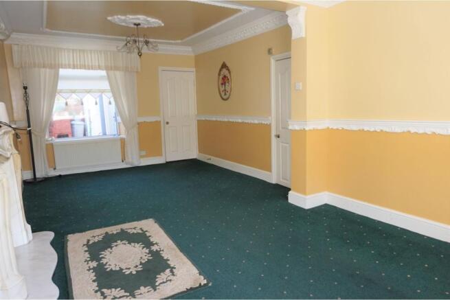 Lounge/Dining Room