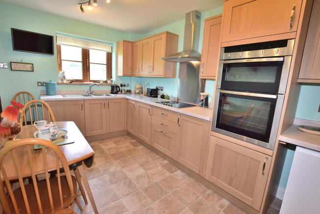 2 bed Link Detached House for sale Image 6