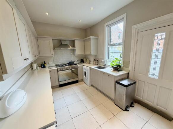 Linden Avenue, Altrincham photo 4