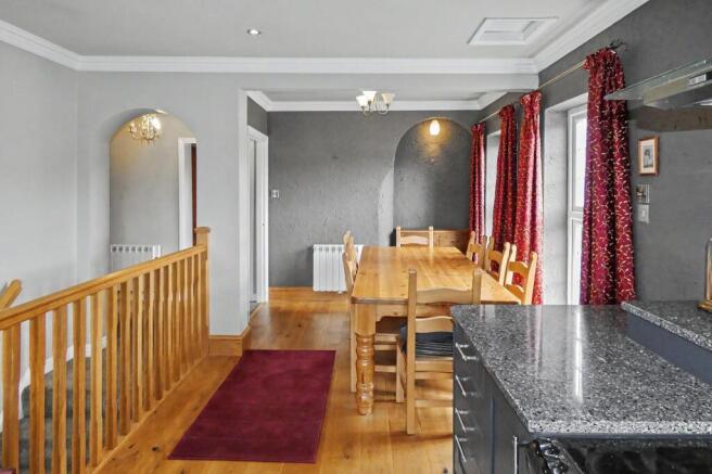 2 bed Flat for sale Image 5