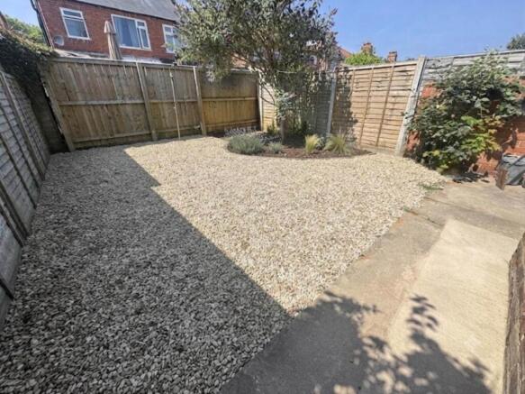 3 bed Semi-Detached to rent Image 4