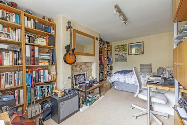 Bedroom 4-1.jpg