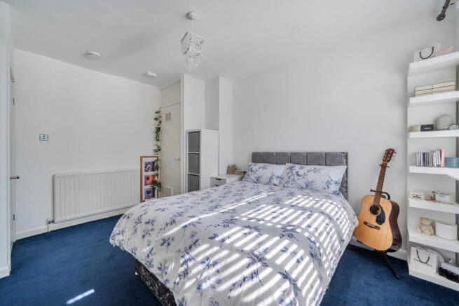 3 bed Terraced for sale Image 9