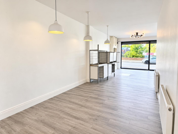 Dining/ Showroom