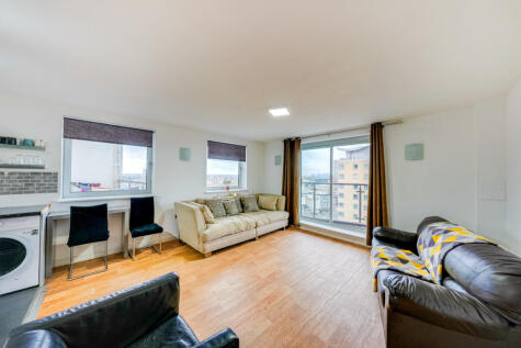 Axon Place, Ilford, IG1