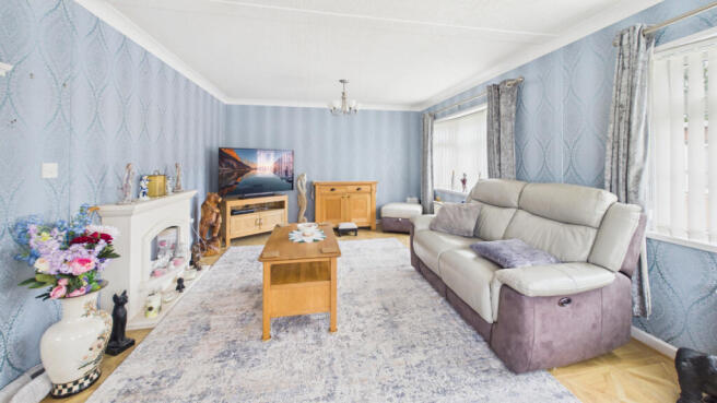 CAM01577G0-PR1036-STILL010