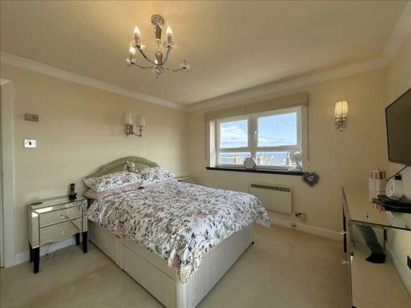 2 bed Flat for sale Image 12