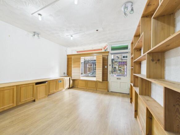 CAM03481G0-PR0131-STILL004