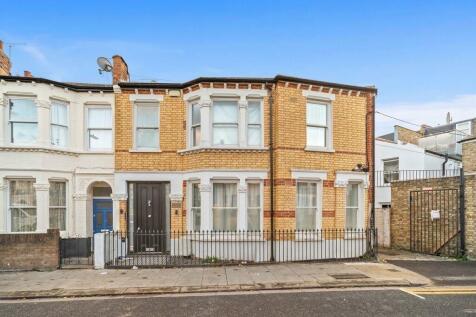 Byam Street,
Sands End, SW6