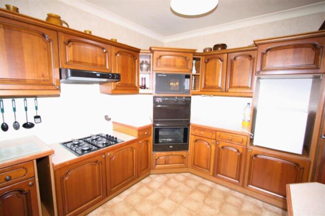Kitchen 2.JPG