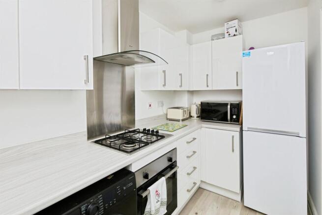 Woods Drive, Swanwick, ALFRETON photo 4