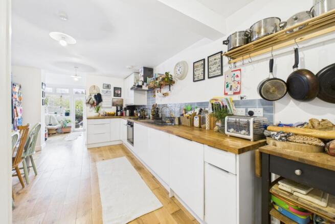 4 bed Semi-Detached for sale Image 5