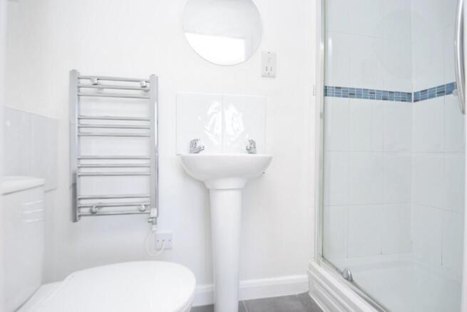 2 bed Flat for sale Image 7