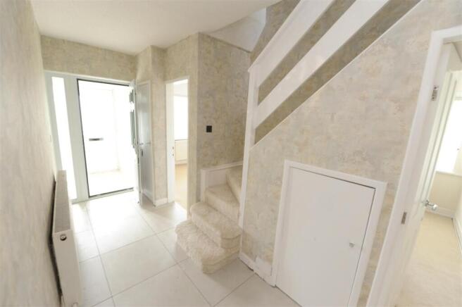 5 bed Link Detached House for sale Image 7