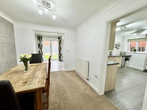 4 bed Detached for sale Image 7