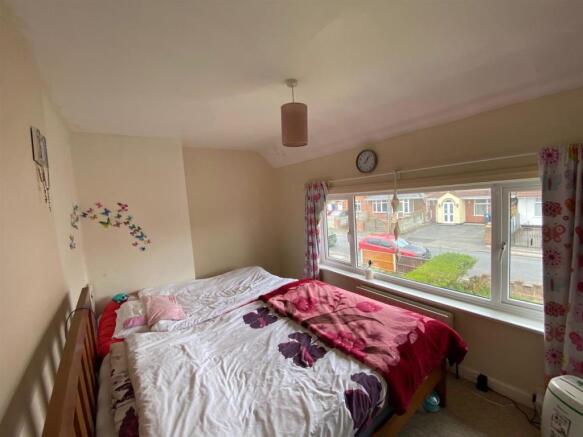 bedroom1.jpg