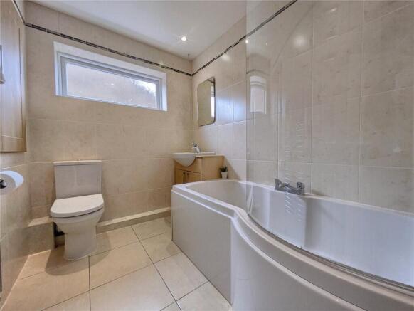 2 bed Semi-Detached to rent Image 4