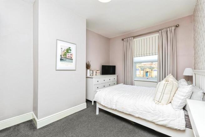 2 bed Terraced for sale Image 8
