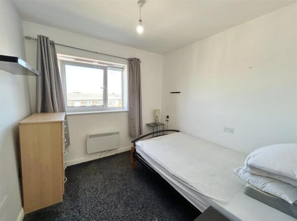 2 bed Apartment to rent Image 9
