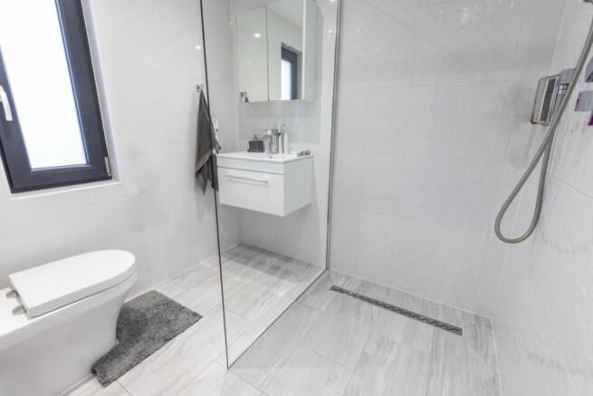 Shower Room / WC
