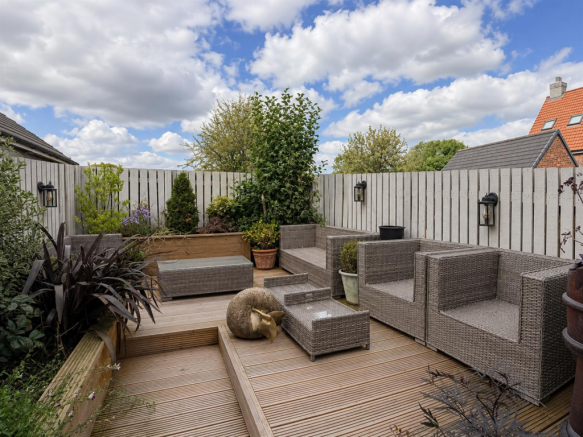 4 bed House for sale Image 12