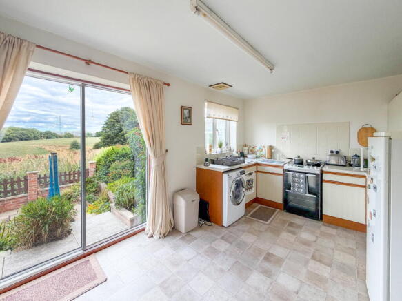 3 bed Semi-Detached for sale Image 5
