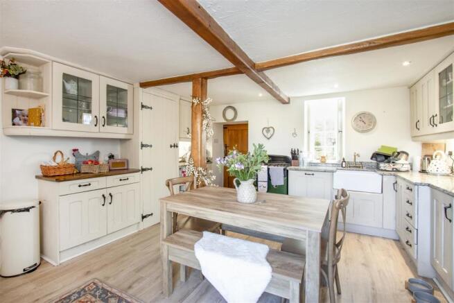 Kitchen Dioner2.jpg
