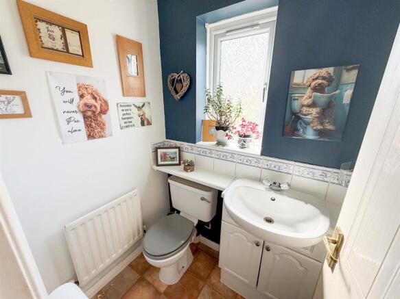 4 bed Detached for sale Image 10