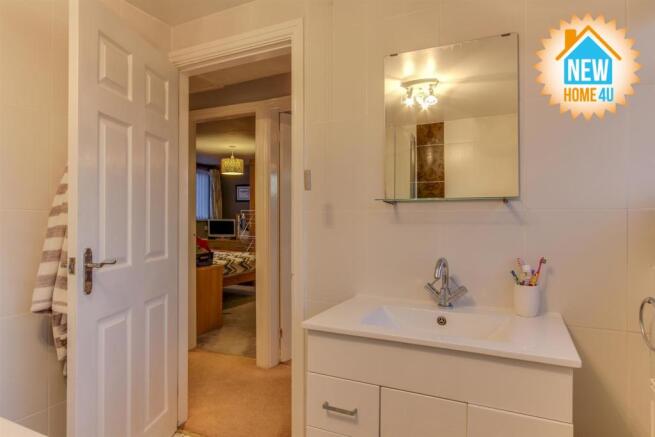 FAMILY BATHROOM: