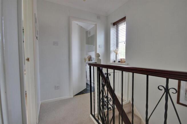 3 bed Semi-Detached for sale Image 8