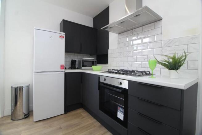 1 bed House Share to rent Image 6