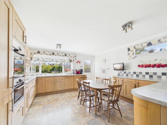 Kitchen/Dining Room