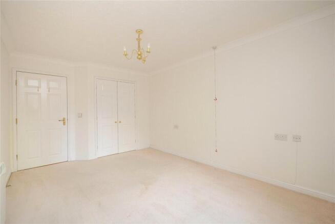 2 bed Flat for sale Image 11