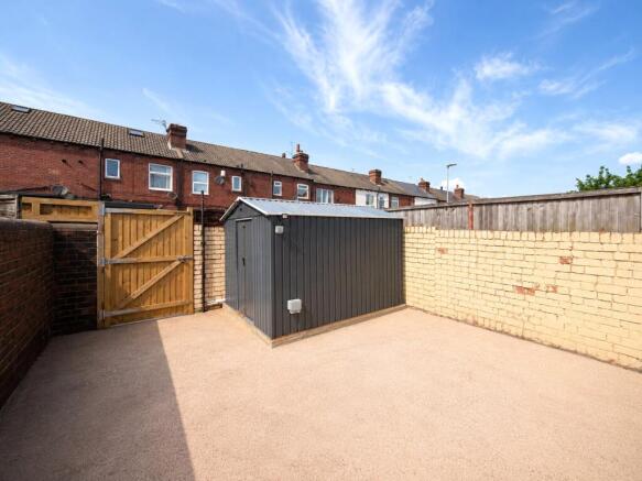 3 bed Terraced to rent Image 9