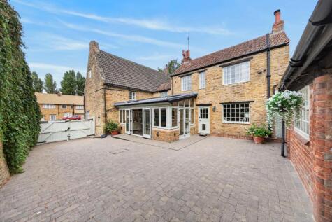 High Street, Weston Favell Village, Northampton NN3