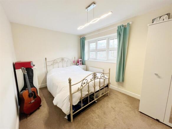 Bedroom 1.jpg