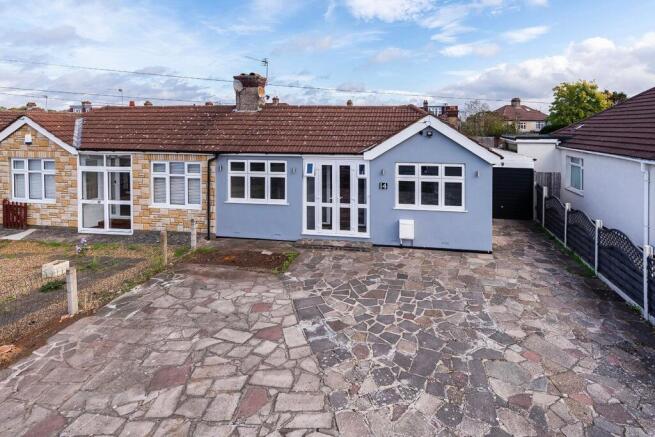 3-bed semi-detached on Cumberland Drive, Bexleyheath, DA7, £500,000