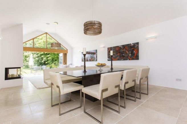 Kitchen/Dining...