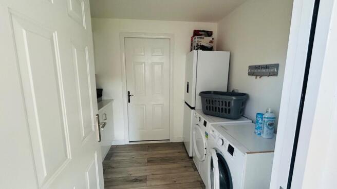 3 bed Semi-Detached for sale Image 5