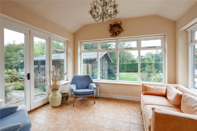 6 bed Detached for sale Image 9