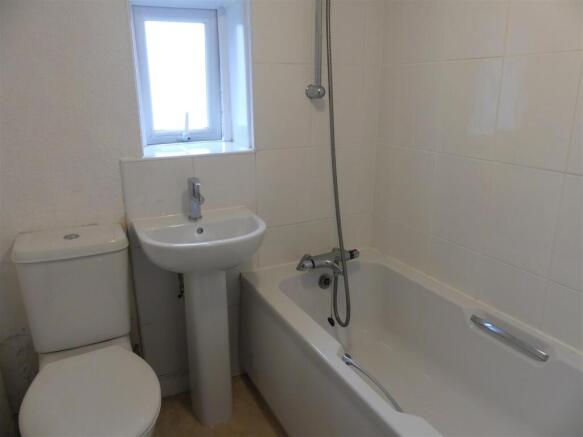2 bed Terraced to rent Image 8