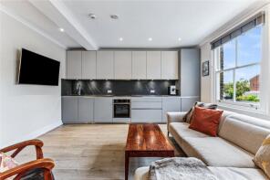Flat 2, 36, Chapel Market, London N1 9EN