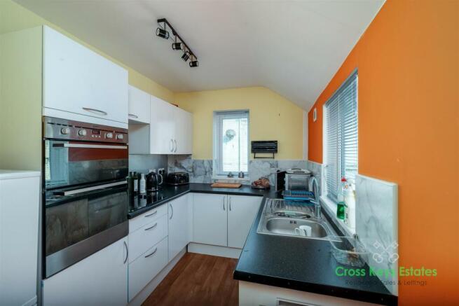 Kitchen (Possible En-Suite)