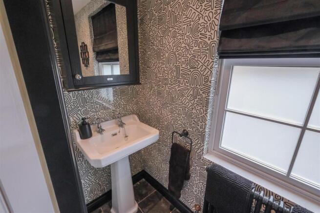 5 bed Terraced for sale Image 12