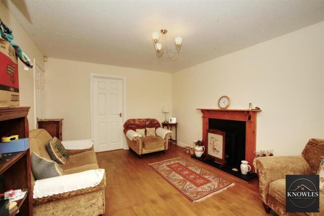 4 Coopers Way lounge 3.jpg
