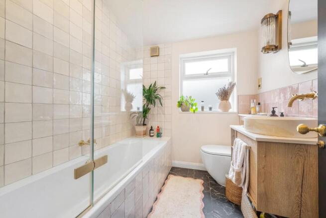 Bathroom.JPG