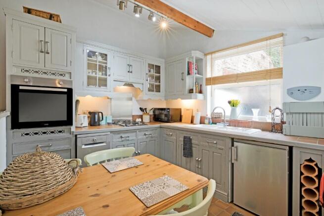 2 bed Terraced for sale Image 8