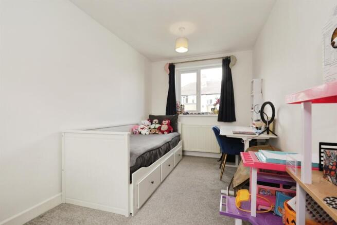 4 bed Semi-Detached for sale Image 9