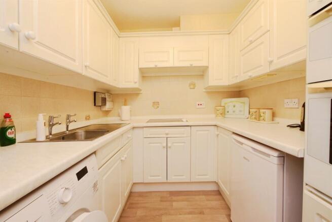 2 bed Apartment for sale Image 10